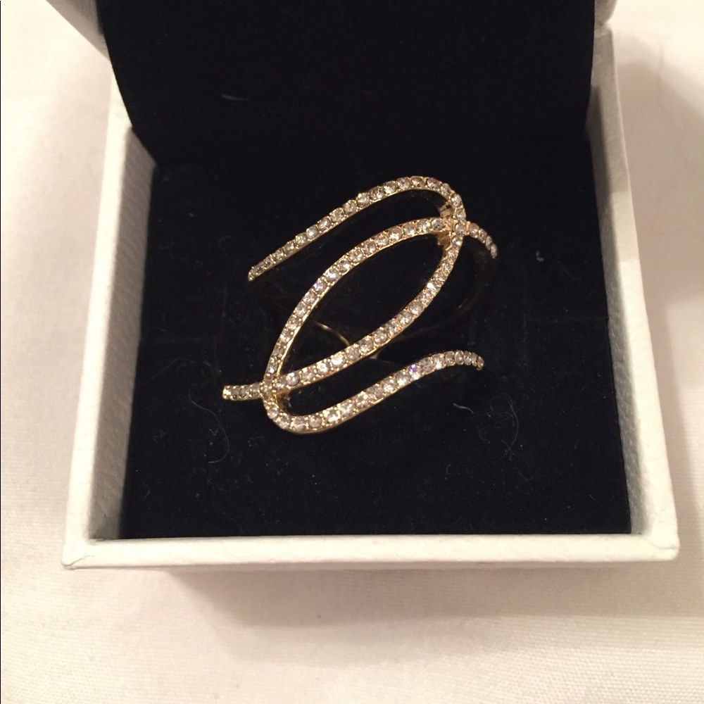 NWOT 18 karat Gold Pave Ring